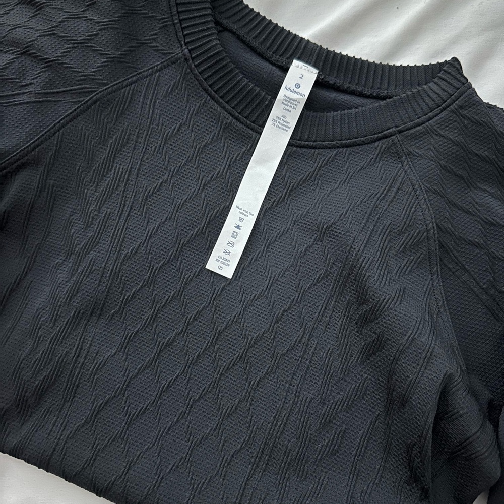 Lululemon Rest Less Pullover Top Ribbed Texture black size 2 - Picture 3 of 4